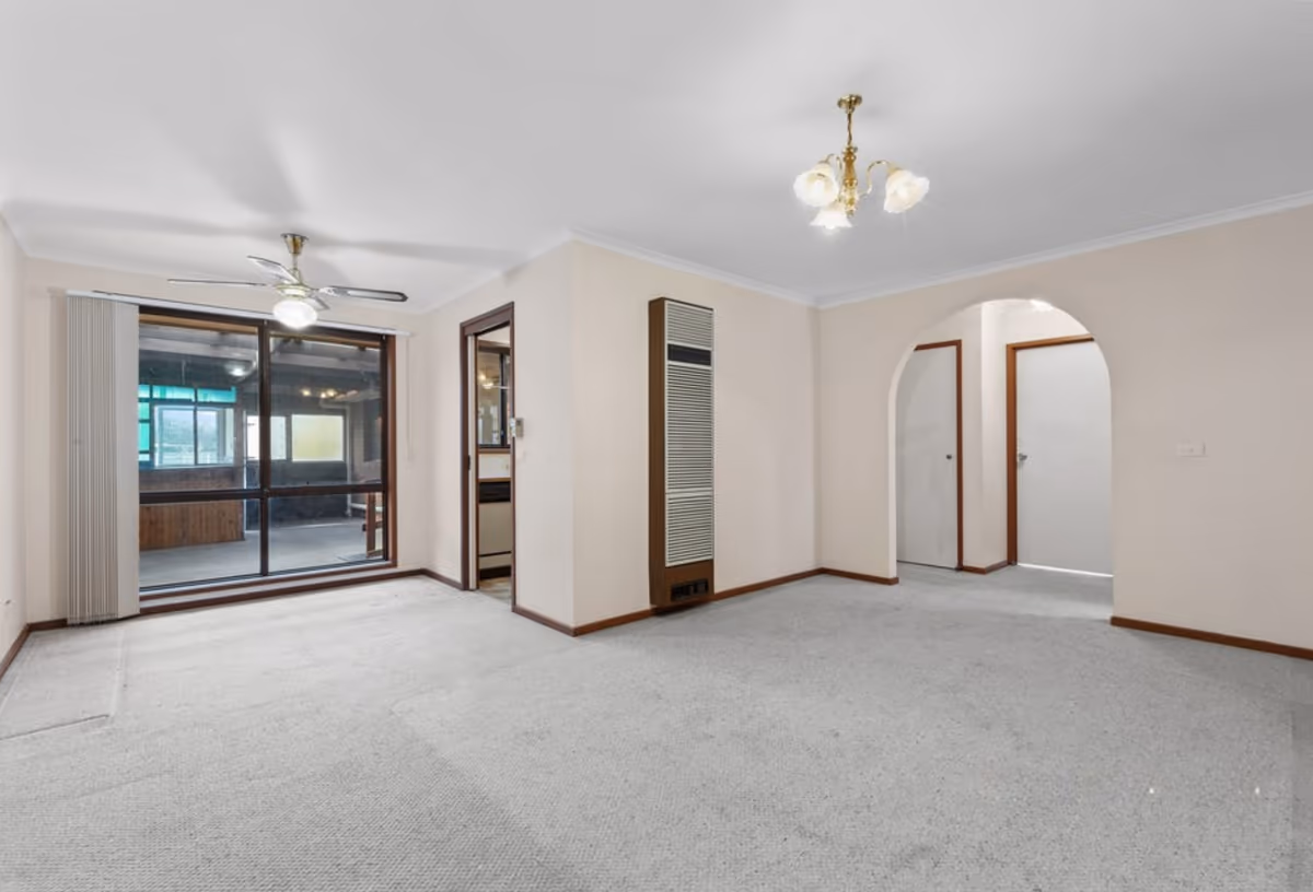 Pakenham, VIC living renovation, before renovation